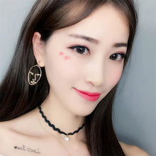 Load image into Gallery viewer, Boucles d'oreilles punk visage humain pour femme
