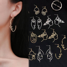 Load image into Gallery viewer, Boucles d'oreilles punk visage humain pour femme
