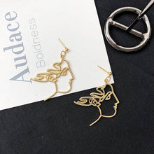Load image into Gallery viewer, Boucles d'oreilles punk visage humain pour femme
