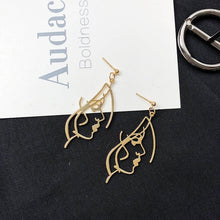 Load image into Gallery viewer, Boucles d'oreilles punk visage humain pour femme
